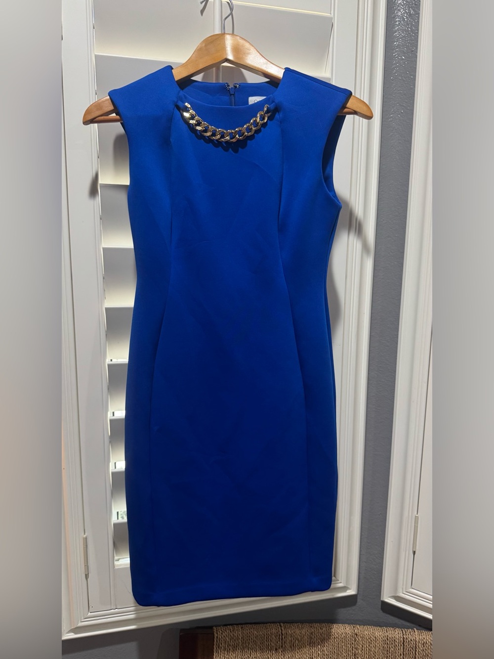 Calvin Klein Classic Sleeveless Sheath Dress with Chain Detail - Royal Blue